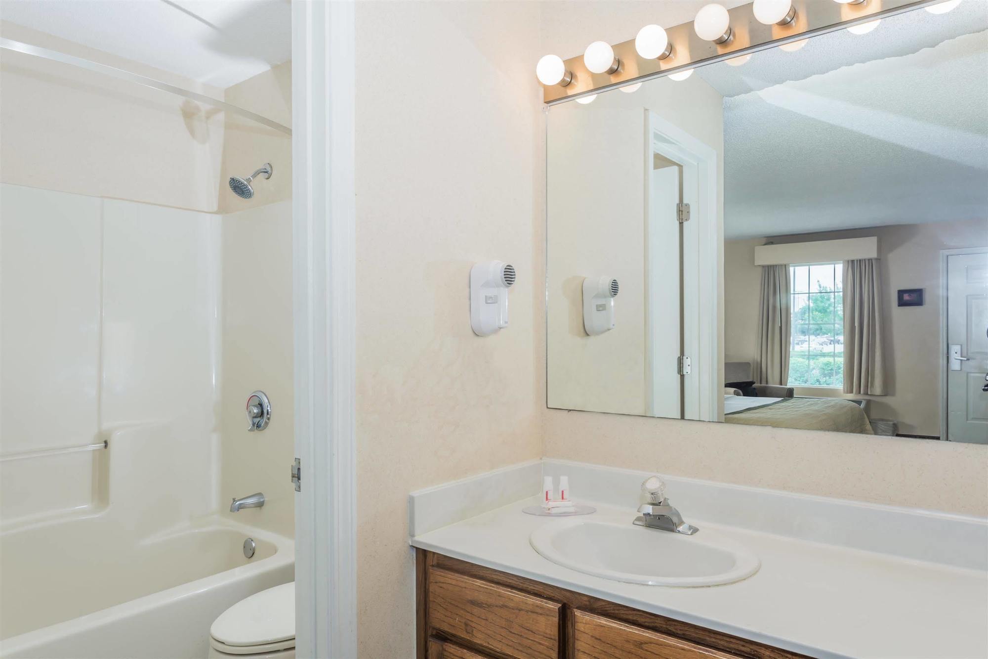 Baymont By Wyndham Valdosta At Valdosta Mall Ngoại thất bức ảnh